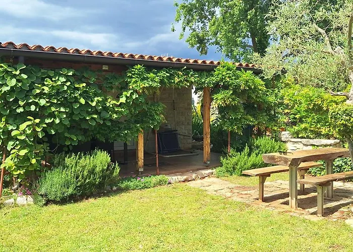 Peroika House